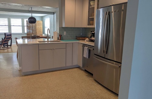 Glenwood House | Charming beach house in Ormond By The Sea. Third house from the beach. 2B/2B