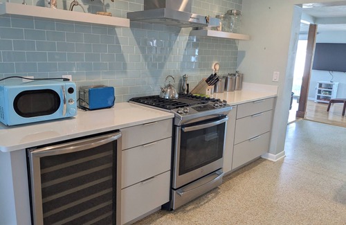 Glenwood House | Charming beach house in Ormond By The Sea. Third house from the beach. 2B/2B