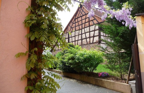 Saint-Hippolyte Apartment | Charming bed and breakfast at the foot of Haut-Koenigsbourg - L'Etable * (French only)