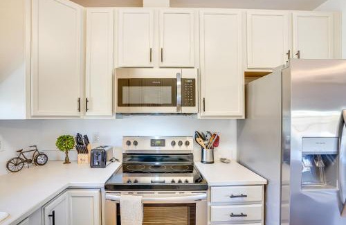Southwest Bend House | Charming Bend Home with Porch and Yard Great Location