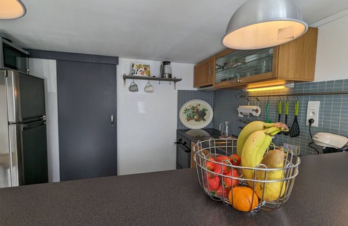 Le Menoux Cottage | Charming Berry House: Garden, Parking, Near Creuse Valley & Art Village, All-Inclusive Amenities