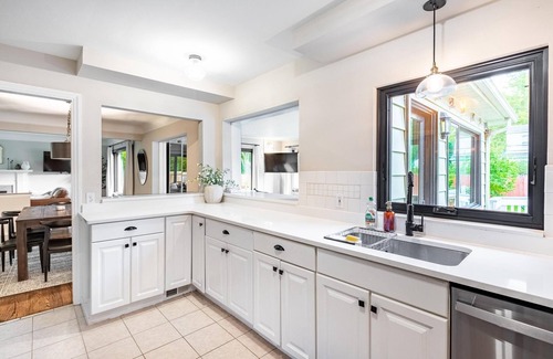 Bloomfield House | Charming Birmingham 5BR/3.5BA w/Cozy Backyard!
