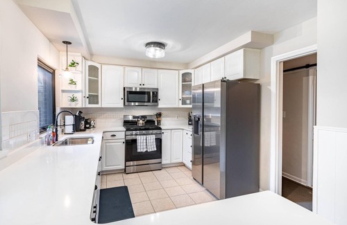 Bloomfield House | Charming Birmingham 5BR/3.5BA w/Cozy Backyard!