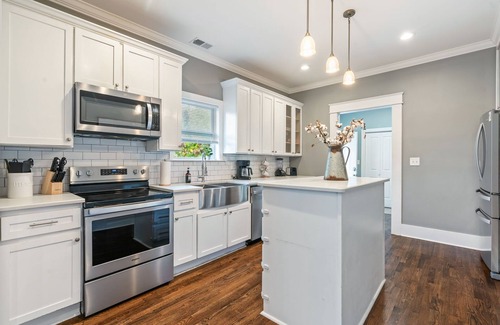 Crestline Heights House | Charming Birmingham Family Retreat: Sleeps 12