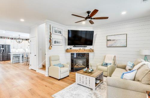 Bluffton House | Charming Bluffton Home with Yard about 3 Mi to Beaches!