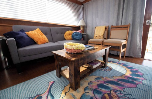 Panama City Boat Rental | Charming boat with AC and WiFi in wonderful Panama City