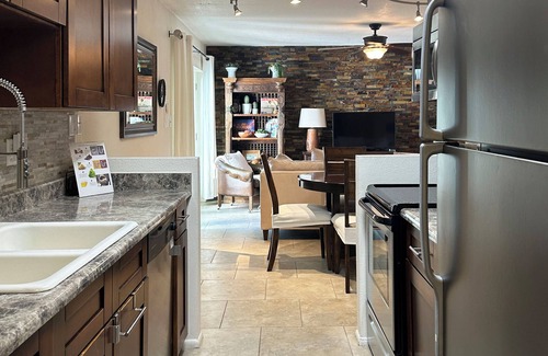 Casita Real Apts. Condo | Charming, Bright Casita w/Patio, Office & King Bed near Old Town. Dog Friendly