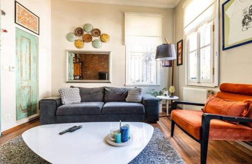 Balat House | Charming Bright Rustic 2bd2bath Balat Pad! #349