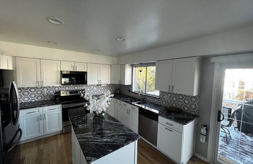 Broomfield House | Charming Broomfield Retreat: Modern Comforts & Prime Locationn