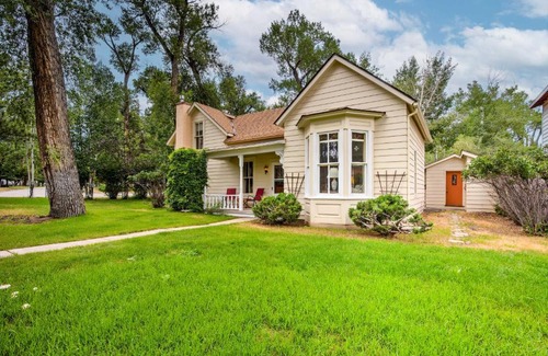 Buena Vista House | Charming Buena Vista Creekside Home Walk to Main!