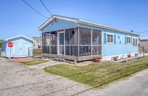 Bowers Beach House | Charming bungalow w water views in Bowers Beach AC WiFi Dover Downs AFB DE Turf