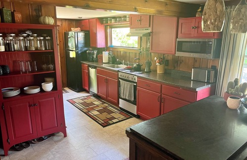 Cape Neddick House | Charming Cabin. Few minutes walk to Perkins Cove and Marginal way in Ogunquit