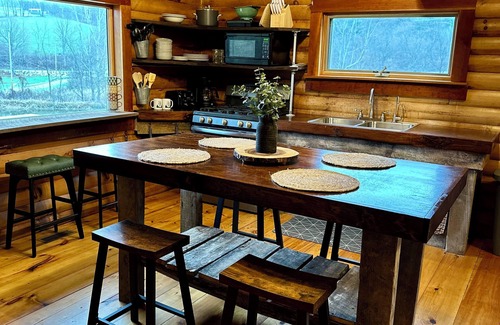 Coshocton Cabin | Charming Cabin Getaway with Pond, Kayaks + Creek
