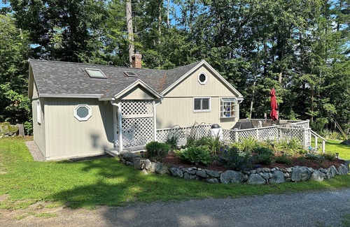 Meredith Cabin | Charming cabin on Lake Winnisquam