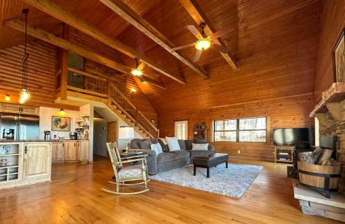 Mt. Sherman House | Charming Cabin with Hot Tub, Fire Pit and Views!