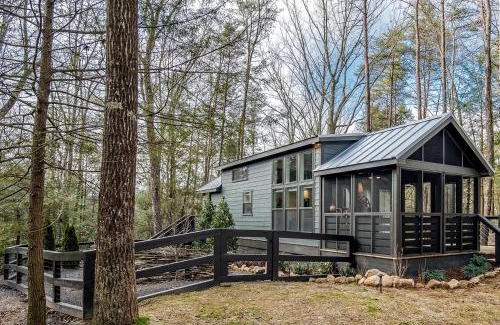 Monteagle House | Charming Cabin with Stunning Sights in Monteagle, Tennessee