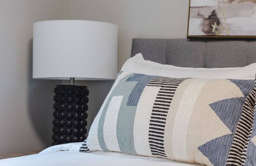 Saanich Apartment | Charming Carriage Home