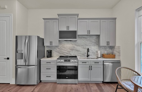 Stagecoach House | Charming Casita with Kitchen and Bath on Lake Apache in serene Stagecoach, TX