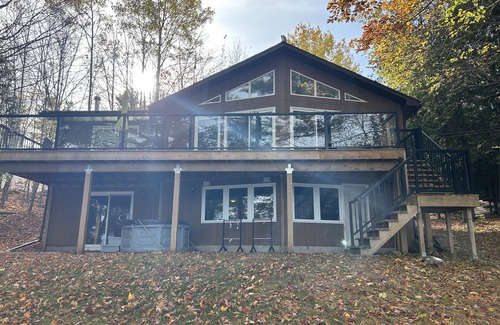 Catchacoma Cottage | Charming Catchacoma Cottage with Large Deck