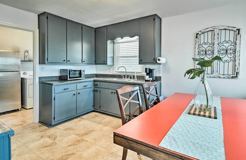 Cave City Cottage | Charming Cave City Vacation Rental w/Fire Pit!