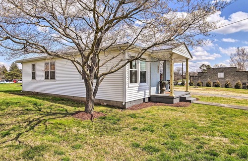 Cave City Cottage | Charming Cave City Vacation Rental w/Fire Pit!