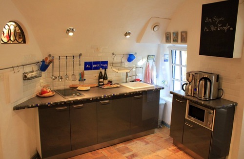 Amboise Apartment | Charming cave studio with garden in the historic center of Amboise