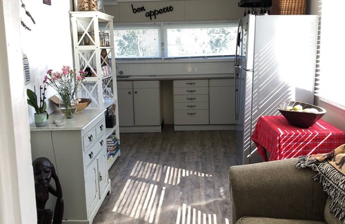 Hovells Creek House | Charming Century Old Country Cottage with a touch of French elegance.