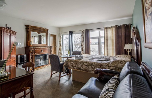 Montebello House | Charming chalet in Montebello with River view
