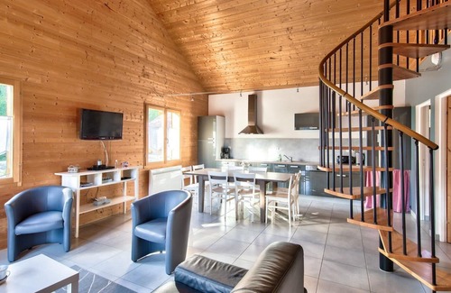 Ney Ski Chalet | Charming Chalet Le Martinet with Pool Access