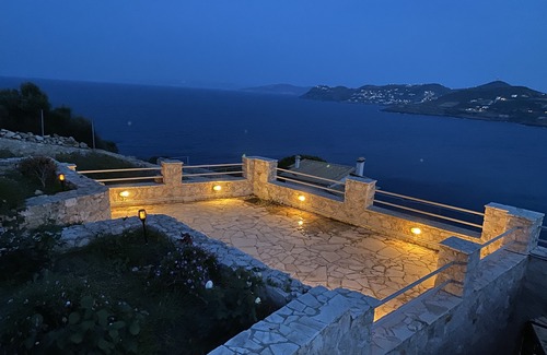 Daskalio Apartment | Charming Chateau BY THE SEA