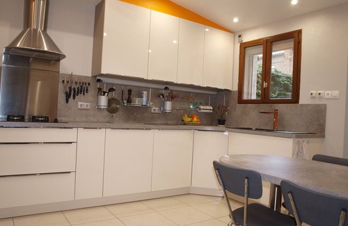 Saint-Honore - Jeanne d'Arc House | Charming City Home Near Downtown with Garage