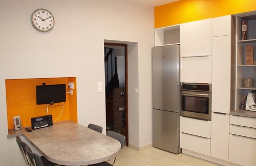 Saint-Honore - Jeanne d'Arc House | Charming City Home Near Downtown with Garage