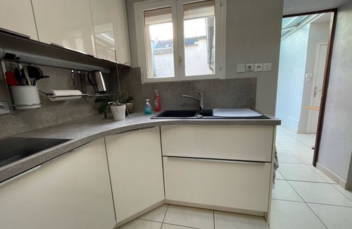 Saint-Honore - Jeanne d'Arc House | Charming City Home Near Downtown with Garage