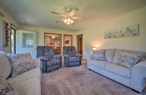 Clayton House | Charming Clayton Home about 4 Mi to Sardis Lake!