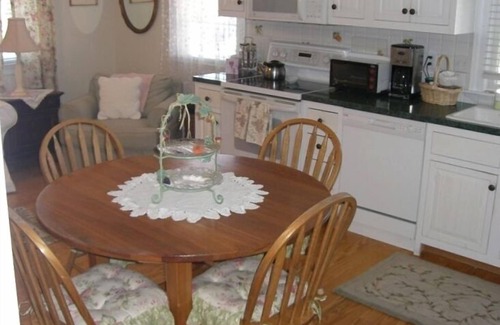Sea Isle City Cottage | Charming, Clean Cottage: One Week Left for Summer 2023 - week of June 17th