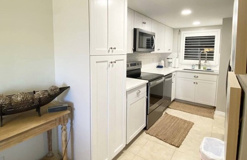Glenwood Condo | Charming Coastal Condo. Relax by the Pool or Enjoy the Quiet Beaches.