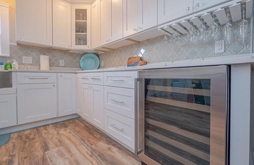 Palm Harbor House | Charming coastal home min from beach and bay! Sleeps 9!