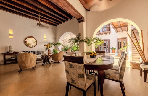 Cartagena District House | Charming Colonial Escape: Experience the Heart of Cartagena in Style!