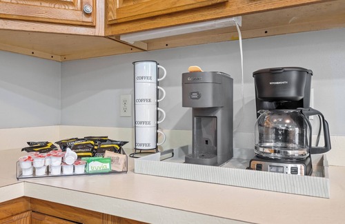 Williamsburg House | Charming Colonial Williamsburg Cottage Home w/add'l storage, Pet Friendly!