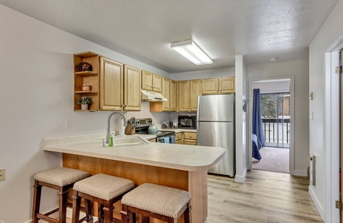 Wolf Creek Condo | Charming condo w/king bed, hot tub, pool, minutes away from world class skiing