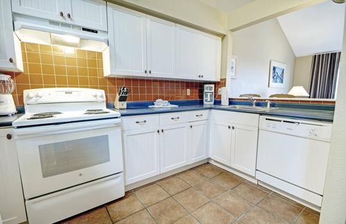 Jamestown Resort | Charming Condo w/Resort Pool and Hot Tub & Free Parking