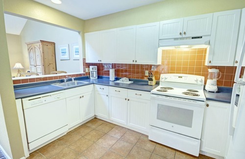 Jamestown Resort | Charming Condo w/Resort Pool and Hot Tub & Free Parking