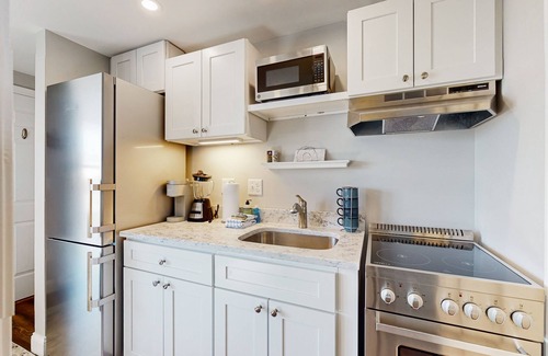 Wells Condo | Charming Condo with Pool, Hot Tub, Tennis Courts, and EV Chargers