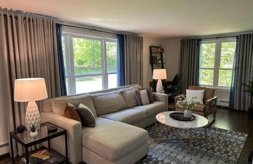 Middlefield House | Charming Connecticut Hideaway
