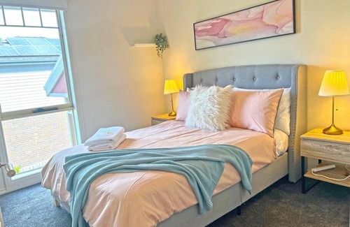 Ringwood House | Charming Convenient 2BR Compact House Ringwood