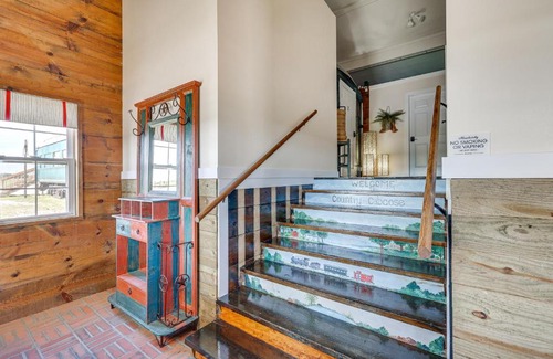 Duenweg Apartment | Charming Converted Railcar Studio in Joplin!