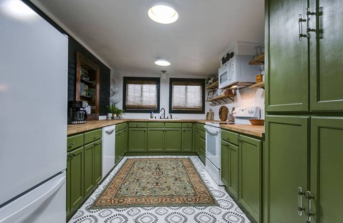 San Angelo House | Charming Corner/Walkable to AFB