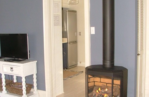 Historic Old Town Cottage | Charming Cottage in Fabulous Location in Niagara on the Lake