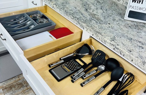 Gulfport House | Charming Cottage, a Walk to the beach!