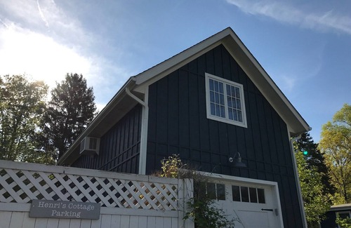 Saugatuck Apartment | Charming Cottage Coach House in Downtown Saugatuck